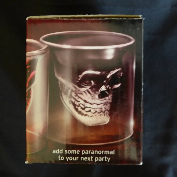 2013 FRED BRAND DOOMED CRYSTAL SKULL SHOT GLASS BAR GLASS (NEW IN BOX) - Picture 1 of 10